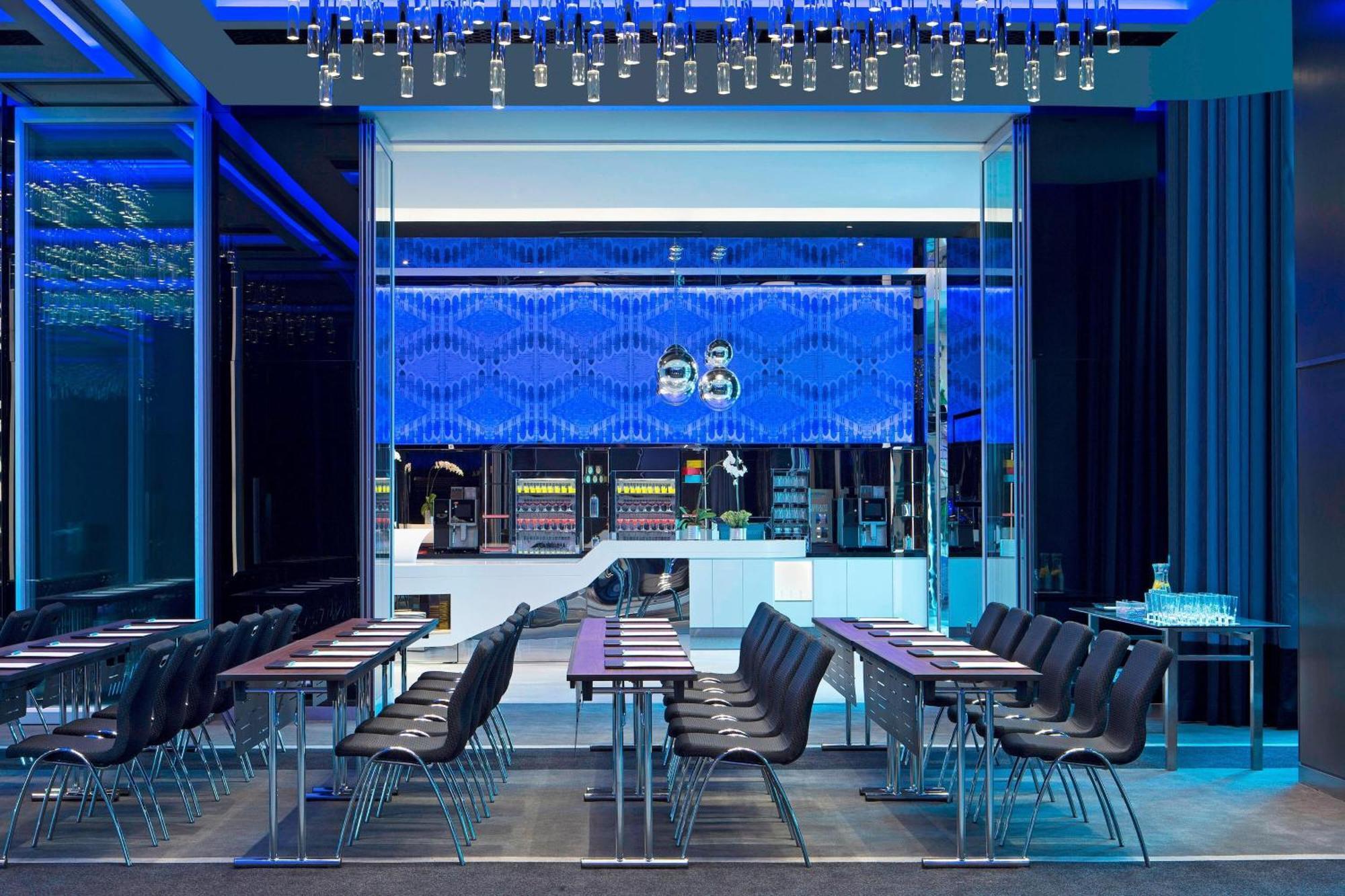 Le Meridien Kuala Lumpur Exterior photo The restaurant
