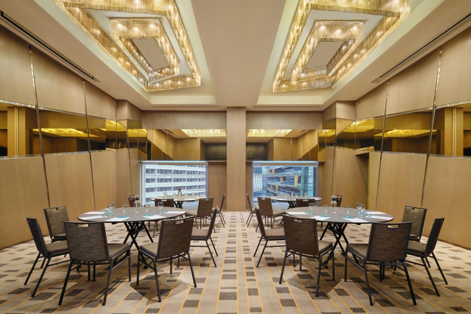Le Meridien Kuala Lumpur Exterior photo The Library