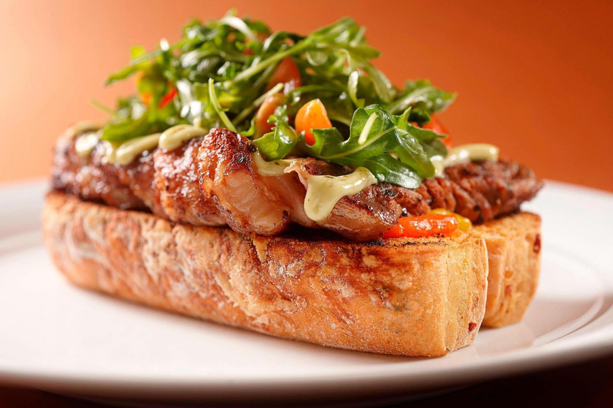 Le Meridien Kuala Lumpur Exterior photo A steak salad