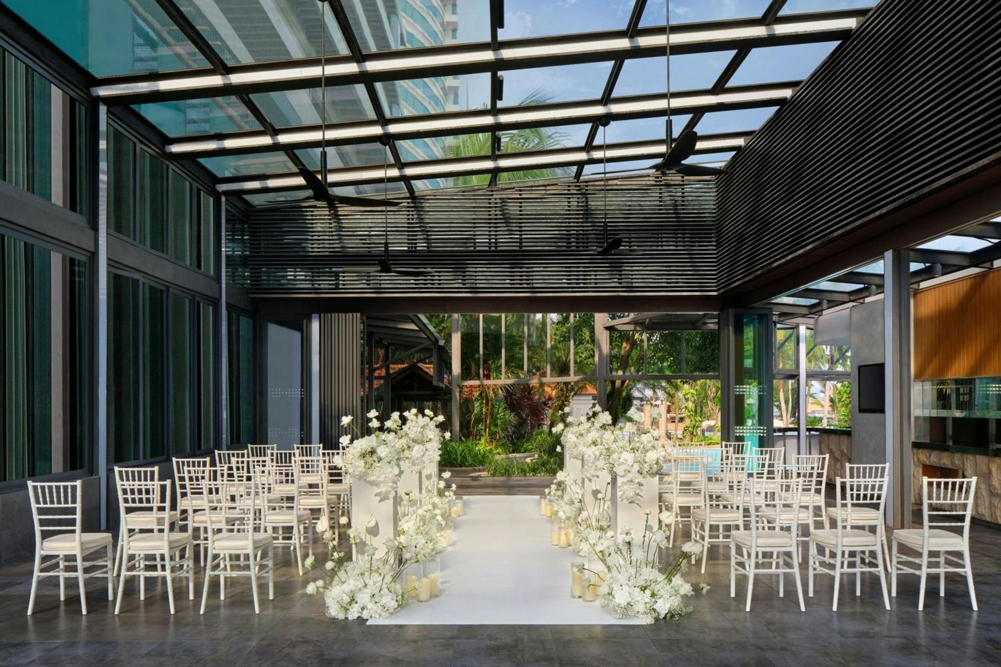 Le Meridien Kuala Lumpur Exterior photo The Glasshouse