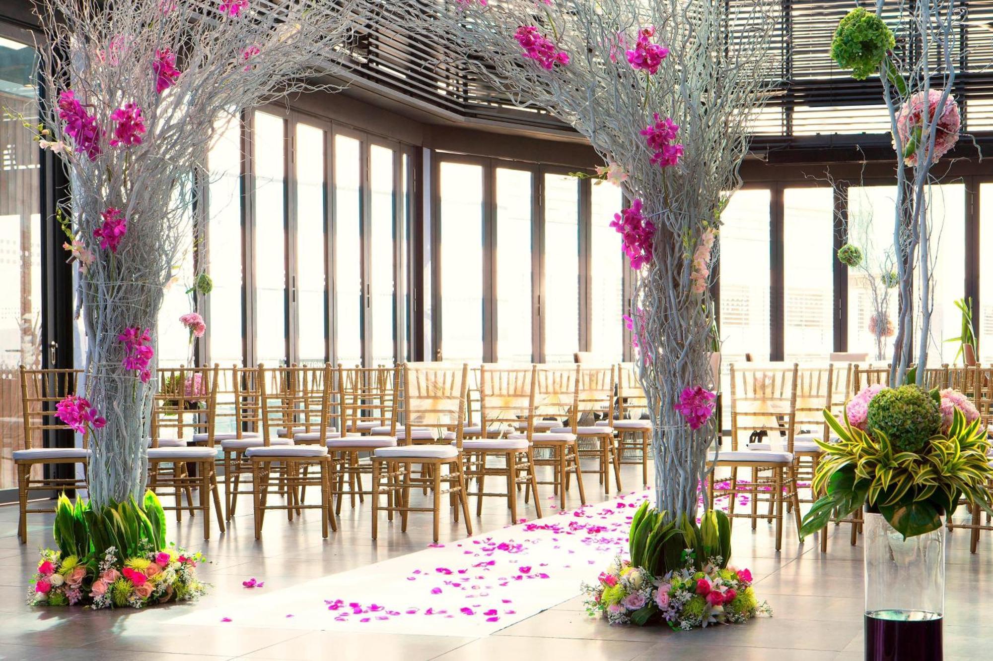 Le Meridien Kuala Lumpur Exterior photo The Chapel