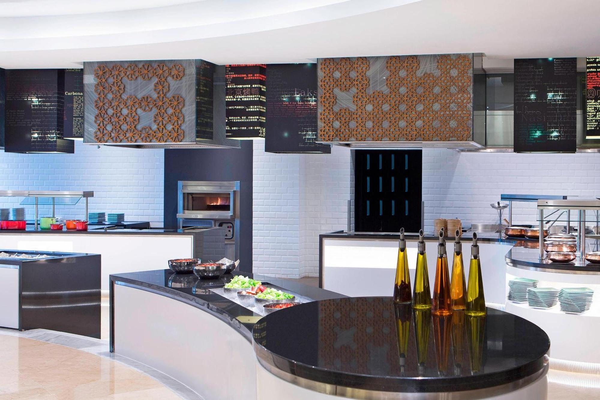 Le Meridien Kuala Lumpur Exterior photo The kitchen at the restaurant